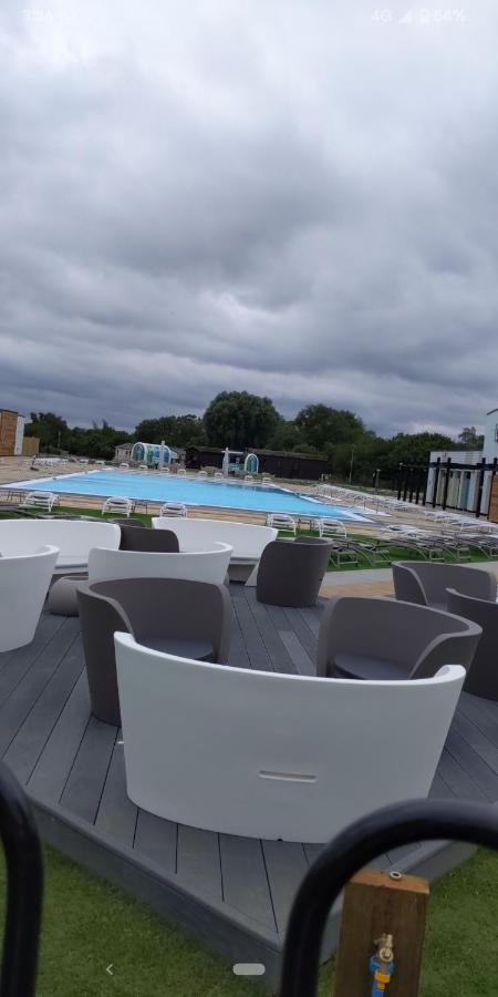 P&D'S Pearl Caravan At Tattershall Lakes Country Park Hotel Eksteriør billede